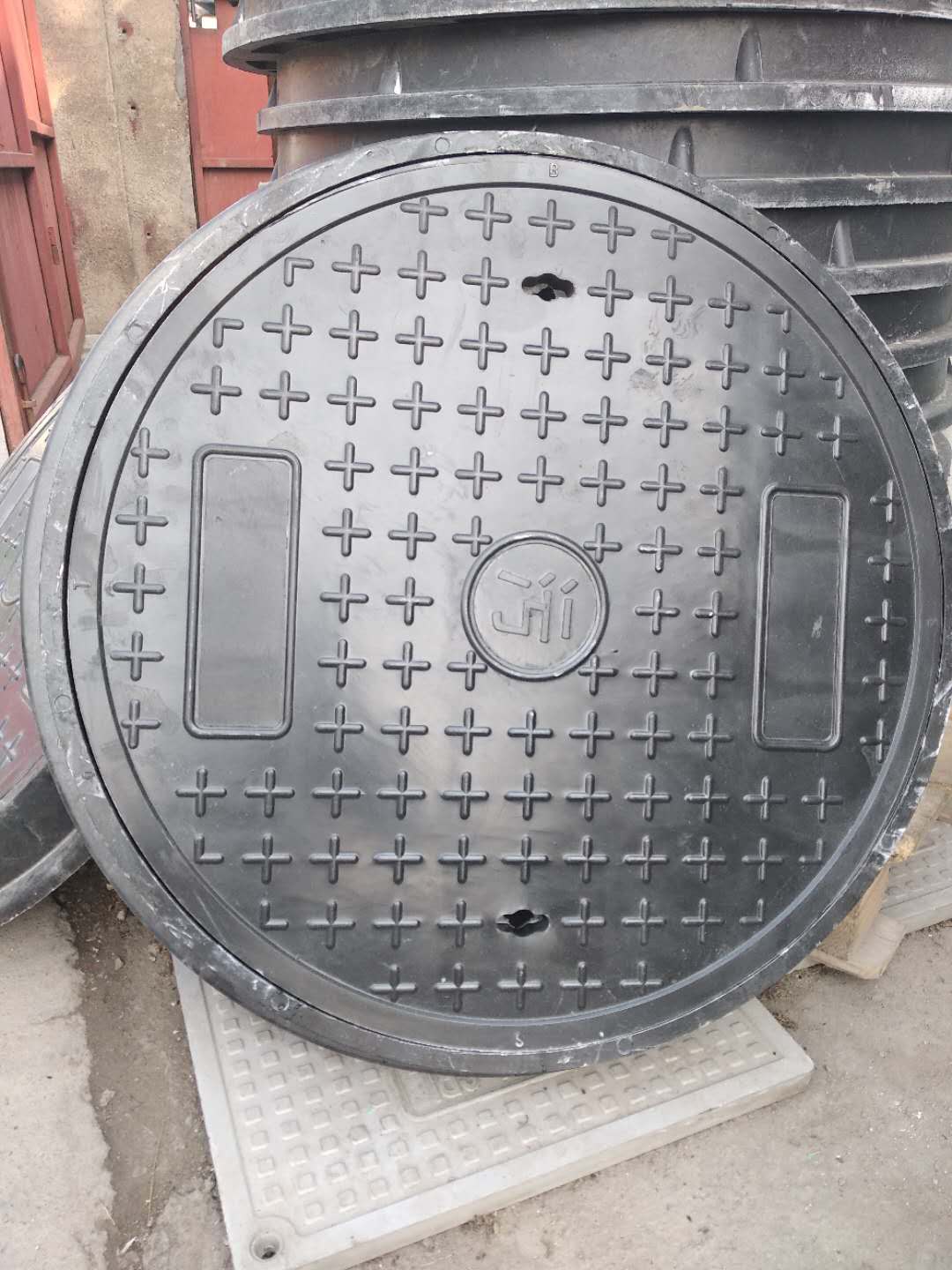 BMC composite manhole cover